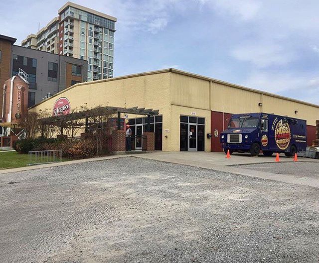 We're serving at @yazootaproom today 12-4! It's the last day for the Big Kahuna and Herman. They'll be available until we run out. Yazoo has plenty of indoor seating, so come get a burger and a pint.